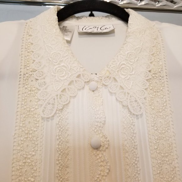 Kathy Che, Vintage White Lace Button Blouse, Size 8P - Picture 2 of 16